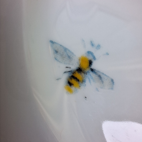 2 Salad Plates Flowering Herbs Williams Sonoma Butterfly Bumblebee Honey Bee Set - Picture 10 of 15